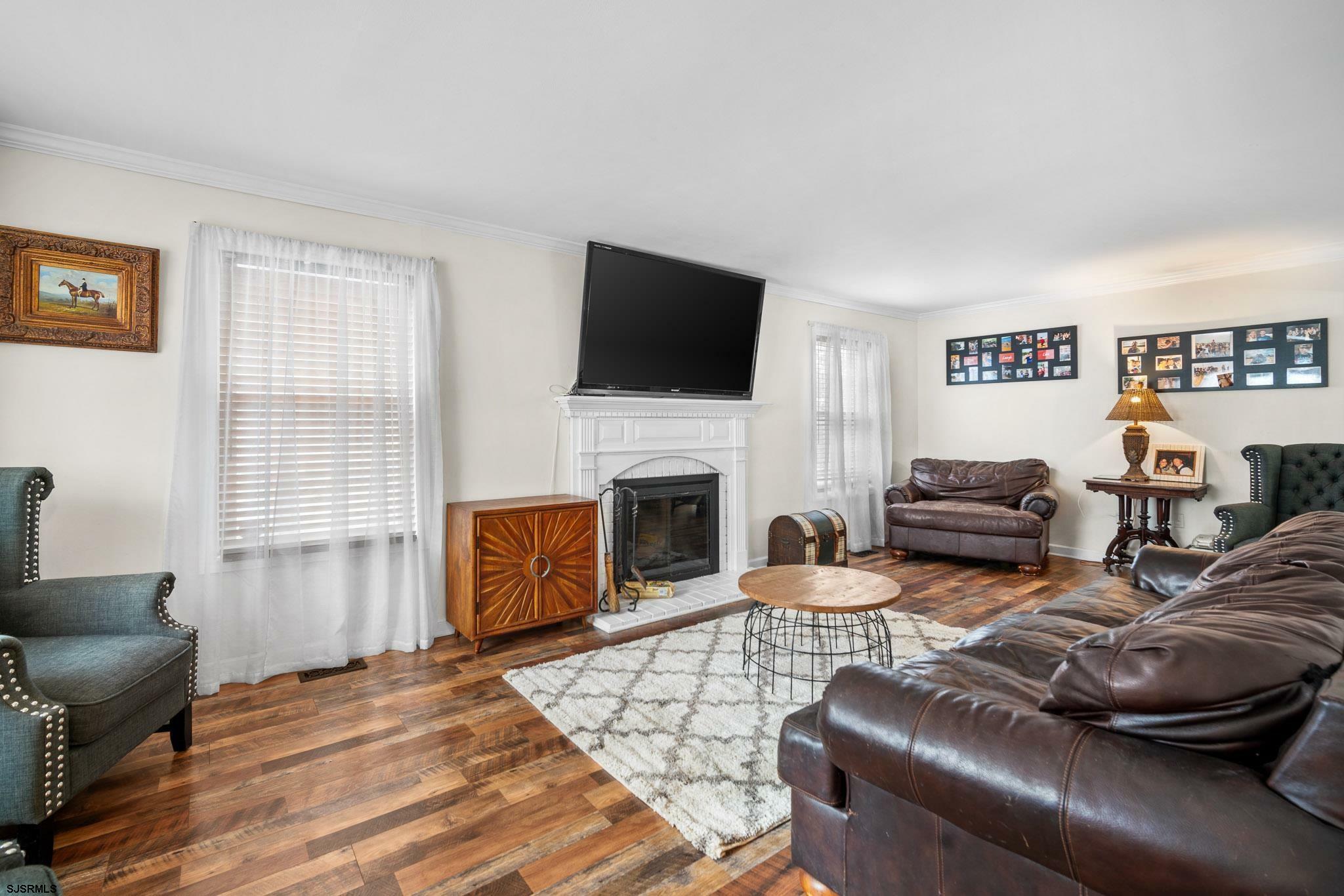 Property Photo:  547 E Revere Way  NJ 08205 