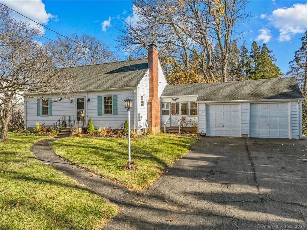 Property Photo: 95 Maple Avenue CT 06450