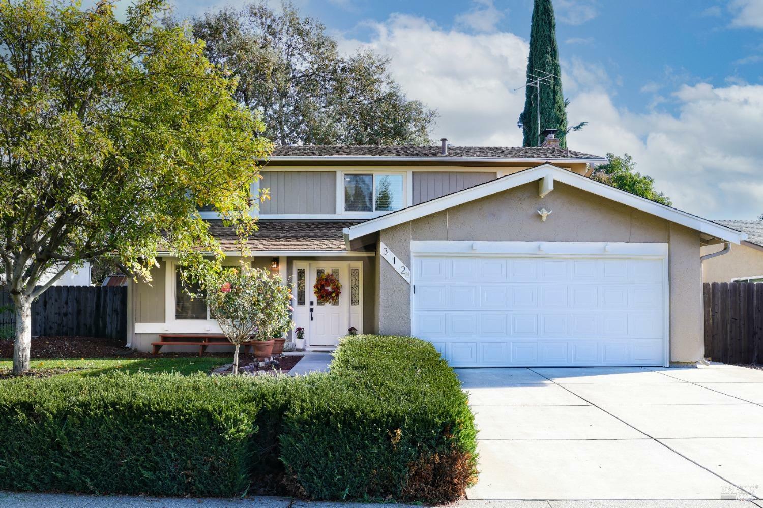 312 Woodhaven Drive  Vacaville CA 95687 photo