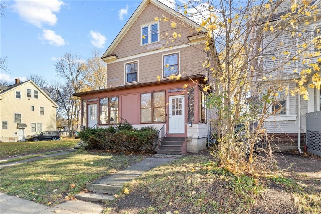 Property Photo:  184 Warwick Avenue  NY 14611 