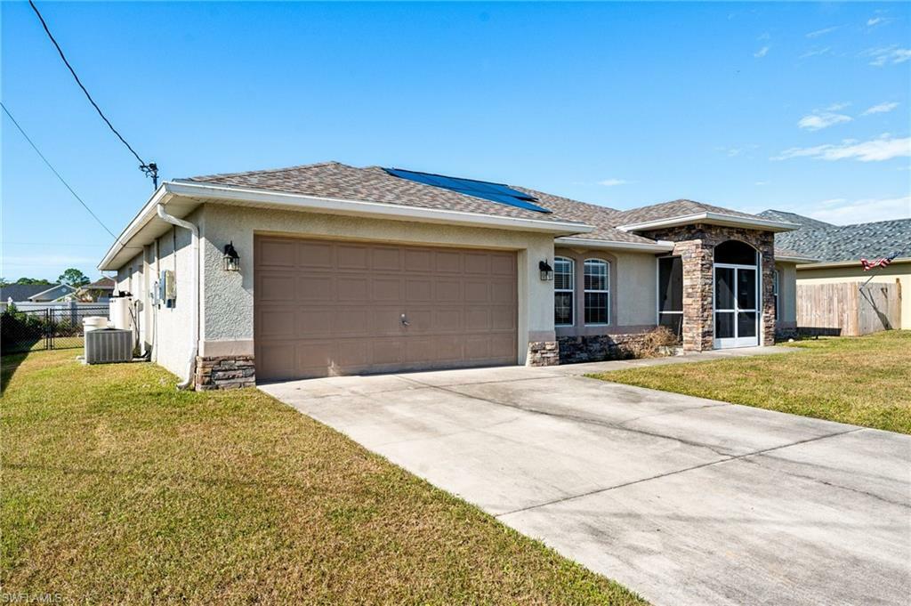 Property Photo:  3526 NE 12th Ct  FL 33909 