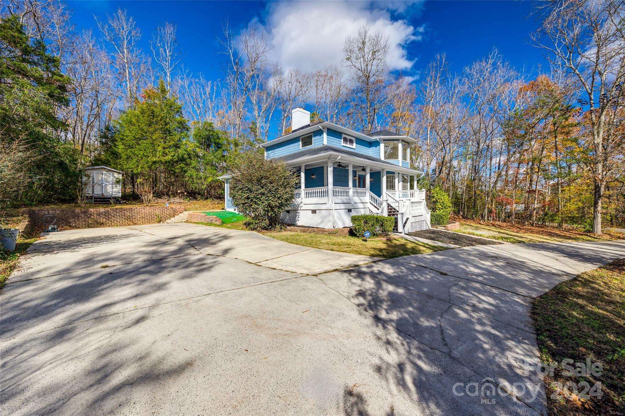 Property Photo:  601 Lakeside Drive  SC 29730 