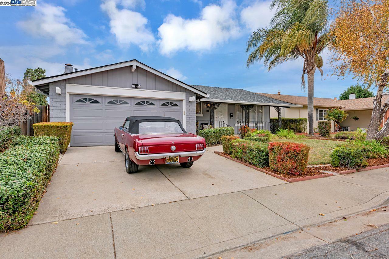 Property Photo:  34326 Thornhill Ct  CA 94555 