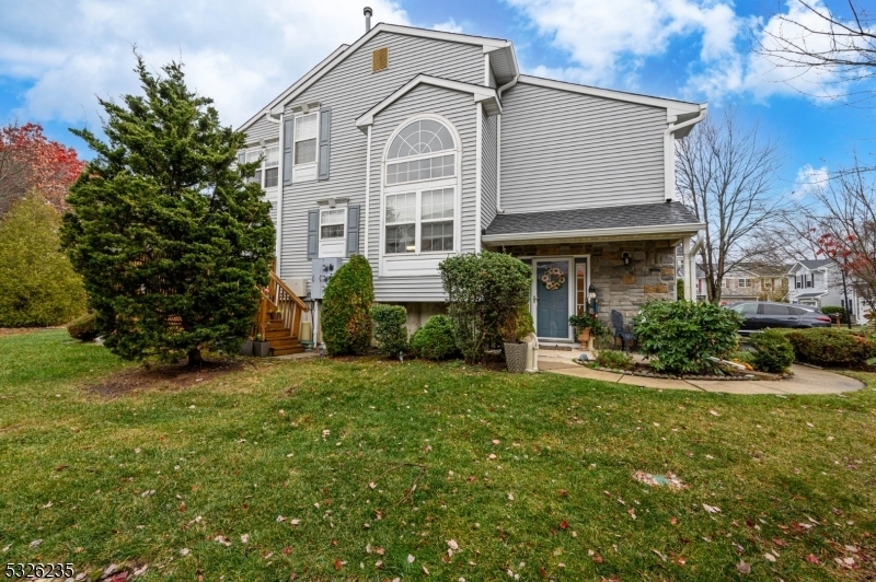 Property Photo:  29 Chimney Ct  NJ 08879 