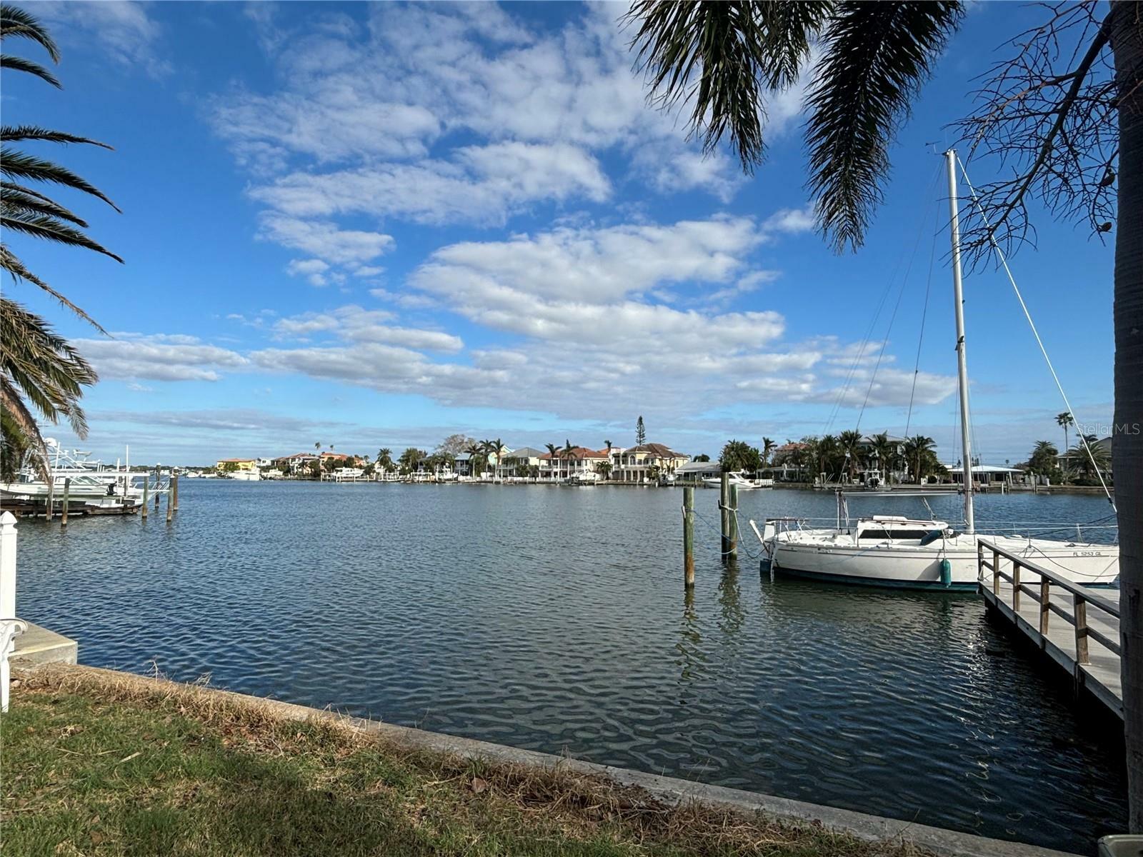 Property Photo:  339 Bath Club Boulevard S  FL 33708 