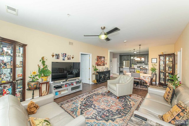 Property Photo:  257 Cory Lane 257  NJ 07407 