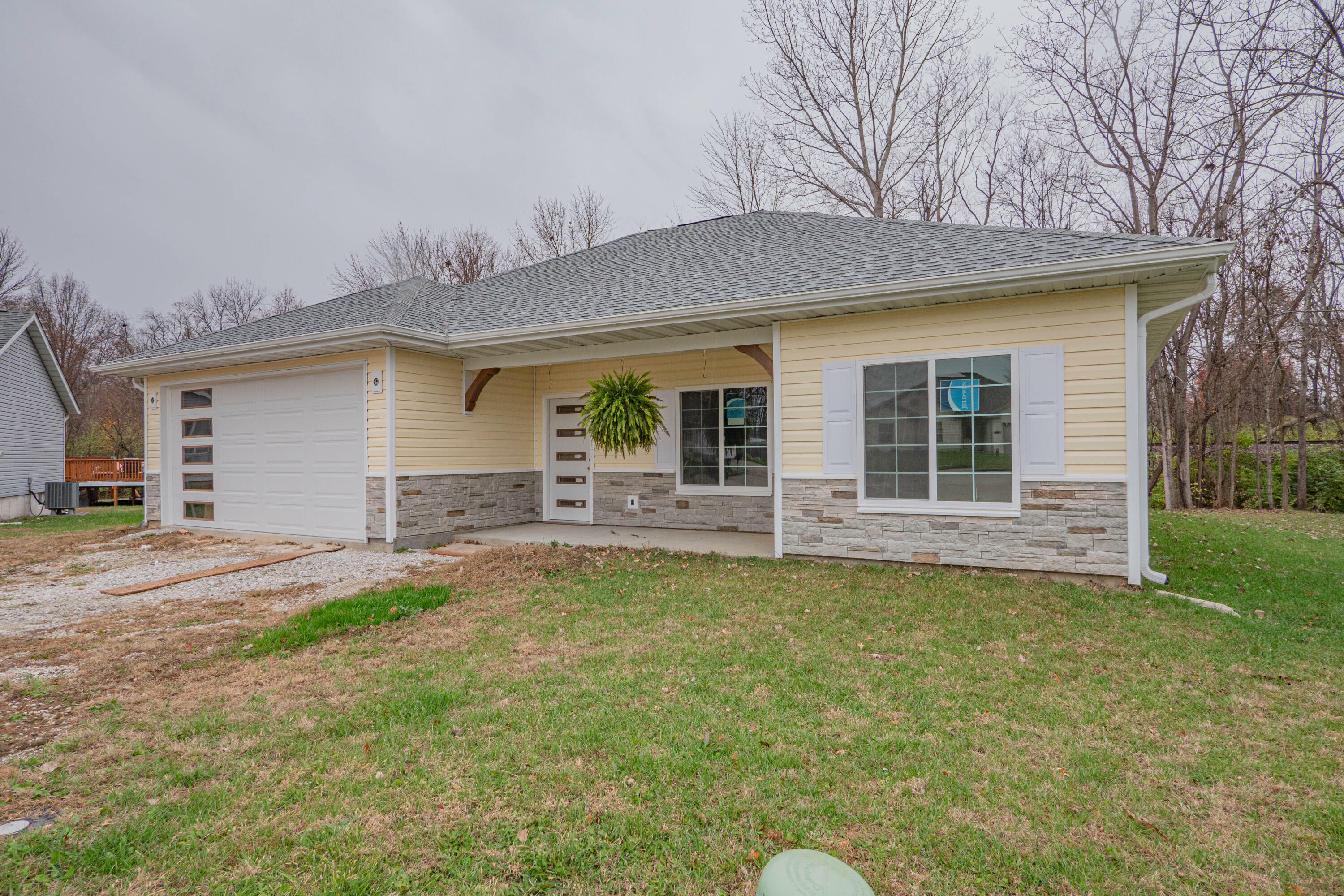 Property Photo:  1817 Ronda Ct.  MO 65270 