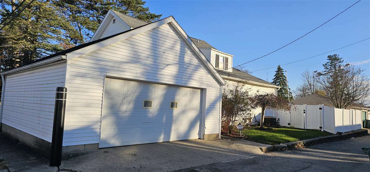 Property Photo:  14 SW 3rd Street  IN 47374 