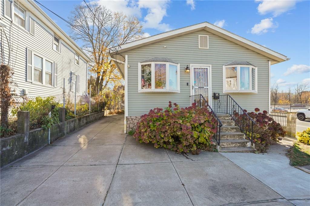 Property Photo:  216 Wendell Street  RI 02909 