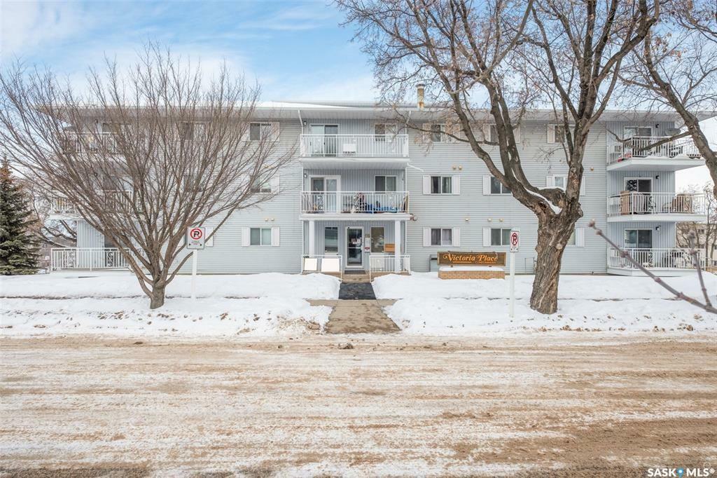 Property Photo:  66 19th Street W 206  SK S6V 7T6 