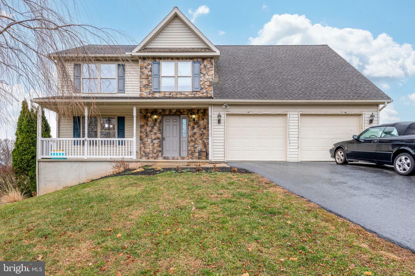 Property Photo:  410 Plaza Drive  PA 17078 