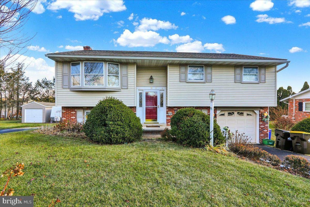 Property Photo:  2141 Coventry Road  PA 17601 