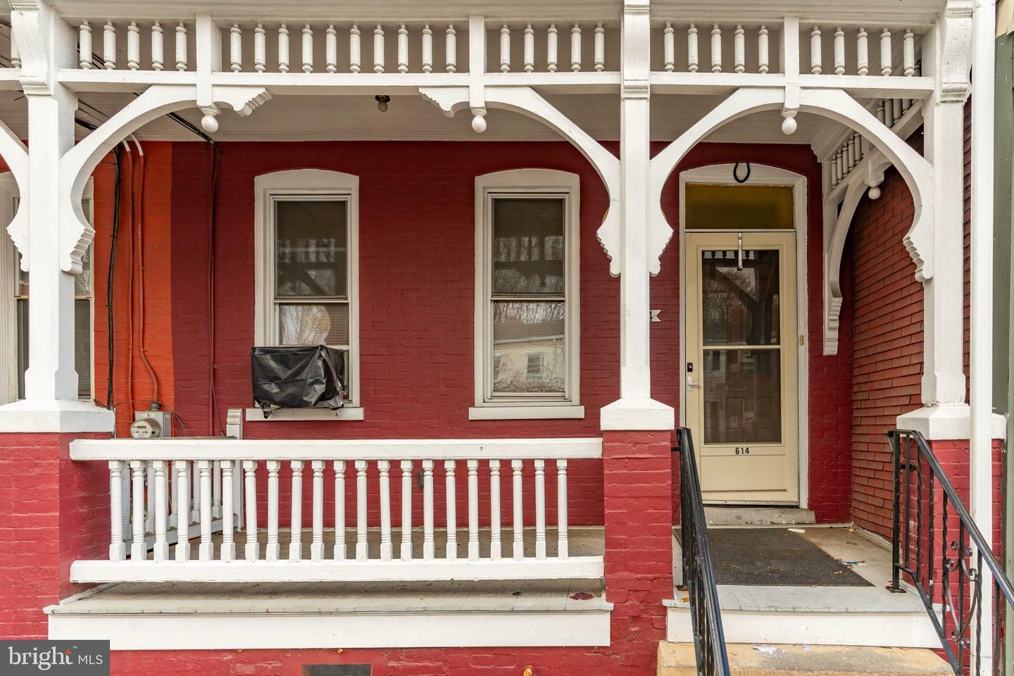 Property Photo:  614 N Queen Street  PA 17603 