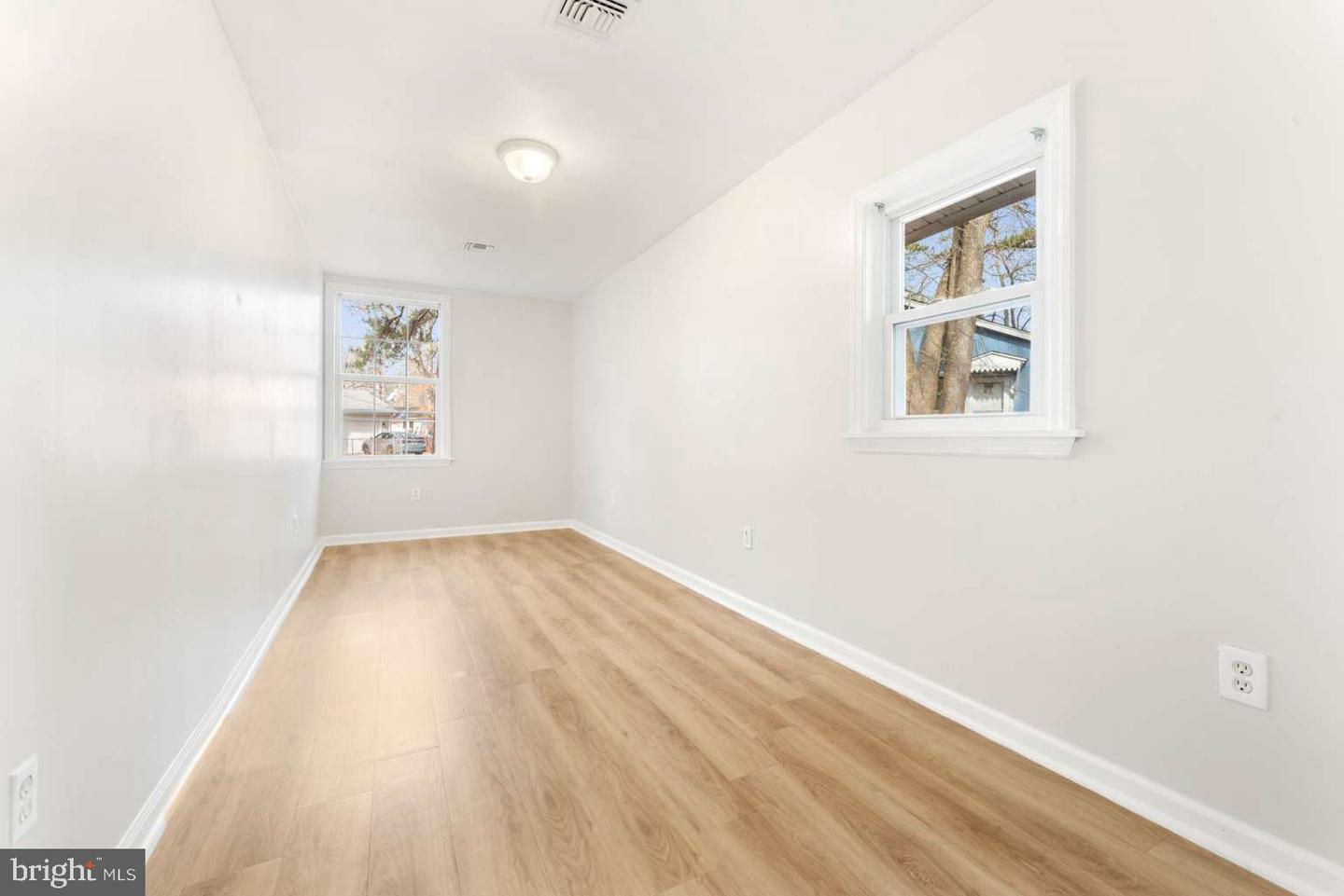 Property Photo:  208 E Lakeshore Drive  NJ 08015 