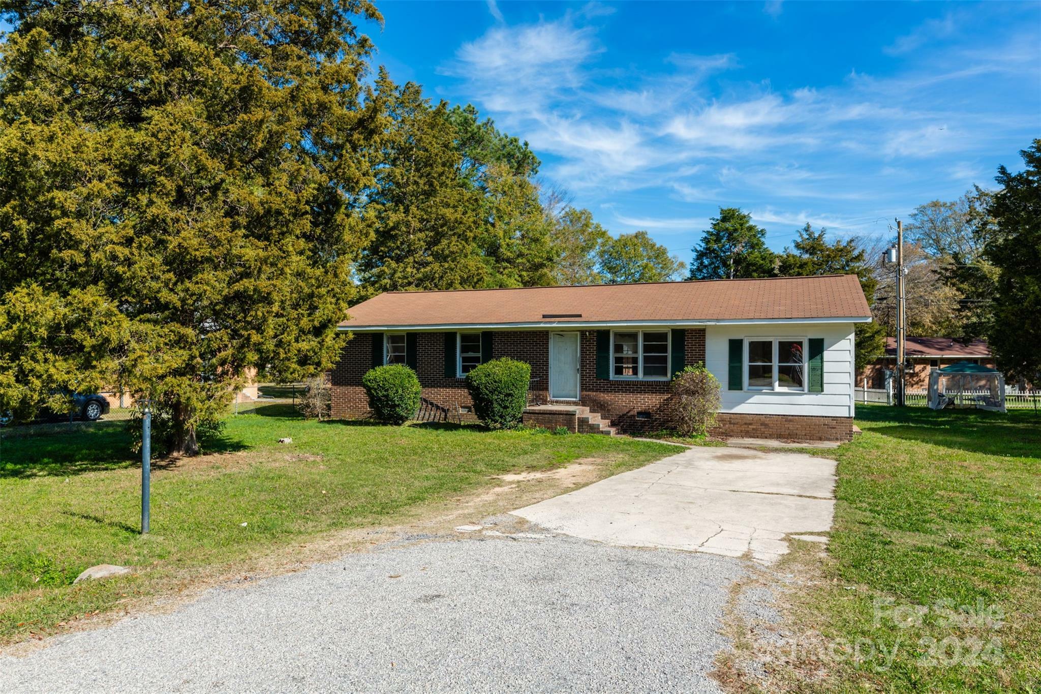 Property Photo: 529 Roundtree Circle 44 SC 29706