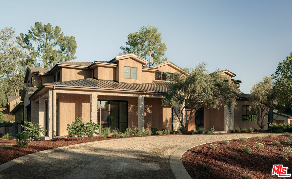 Property Photo:  5287 Round Meadow Rd  CA 91302 