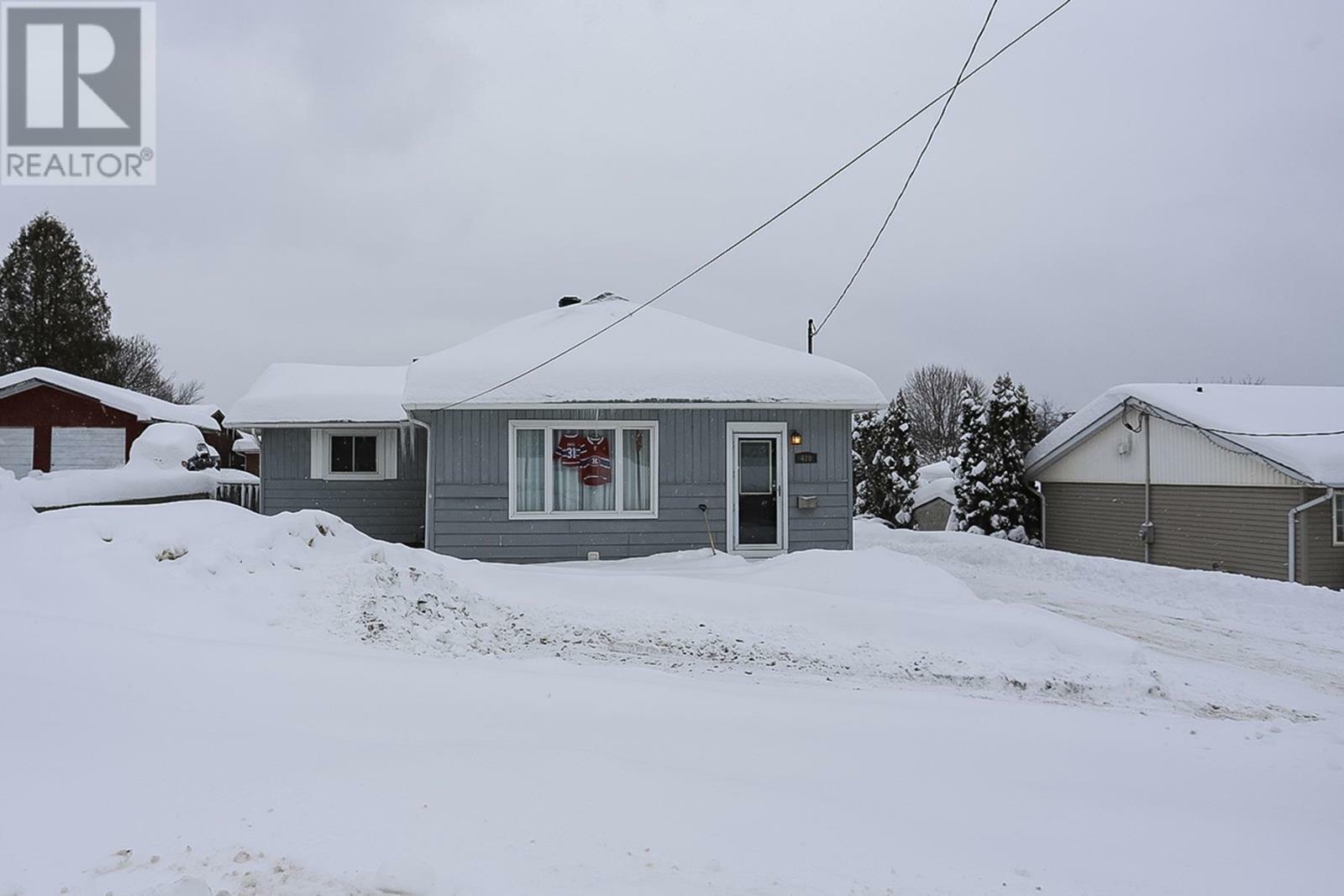 Photo de la propriété:  420 Pine St  ON P6B 3E5 