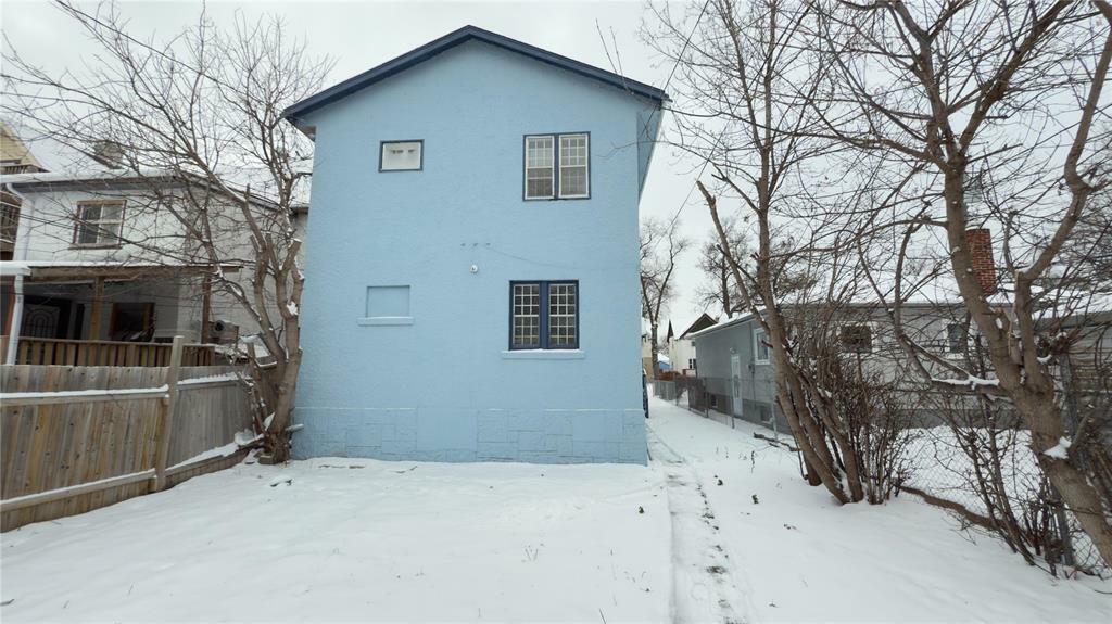 Property Photo:  393 College Avenue  MB R2W 1M4 