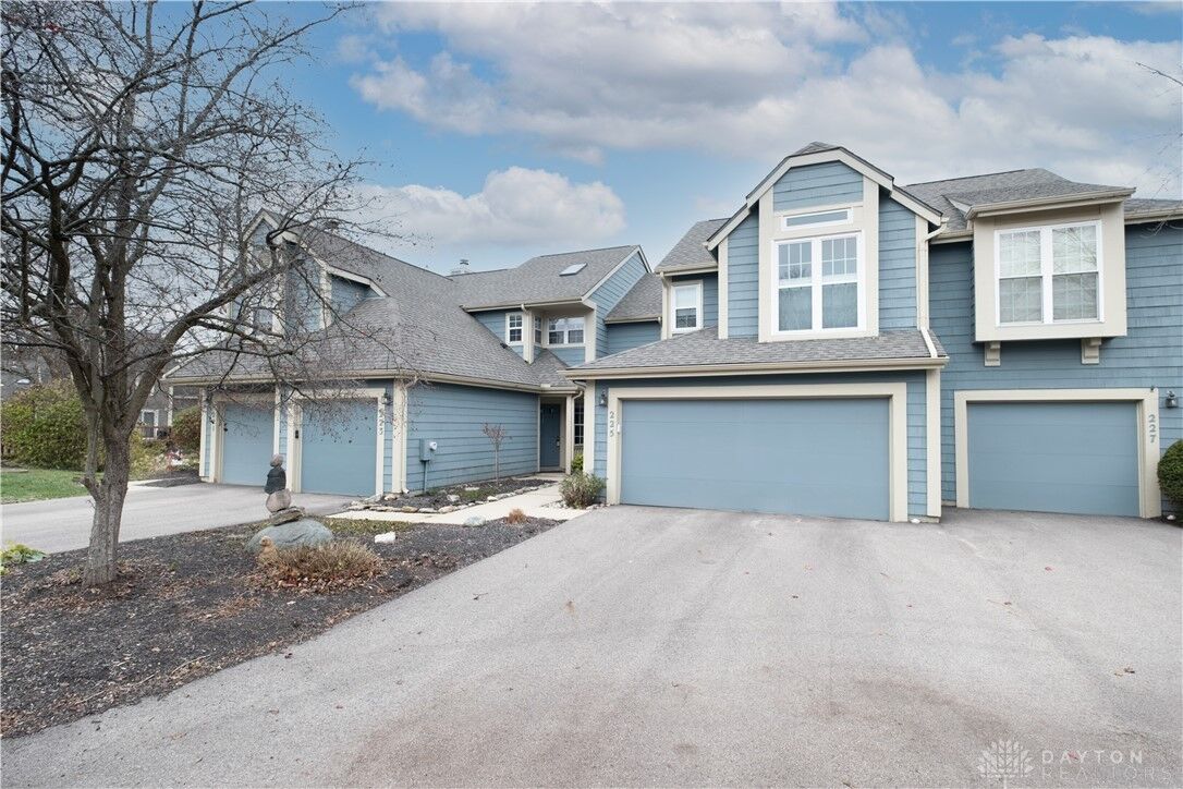 Property Photo:  223 Queens Crossing 90E  OH 45458 