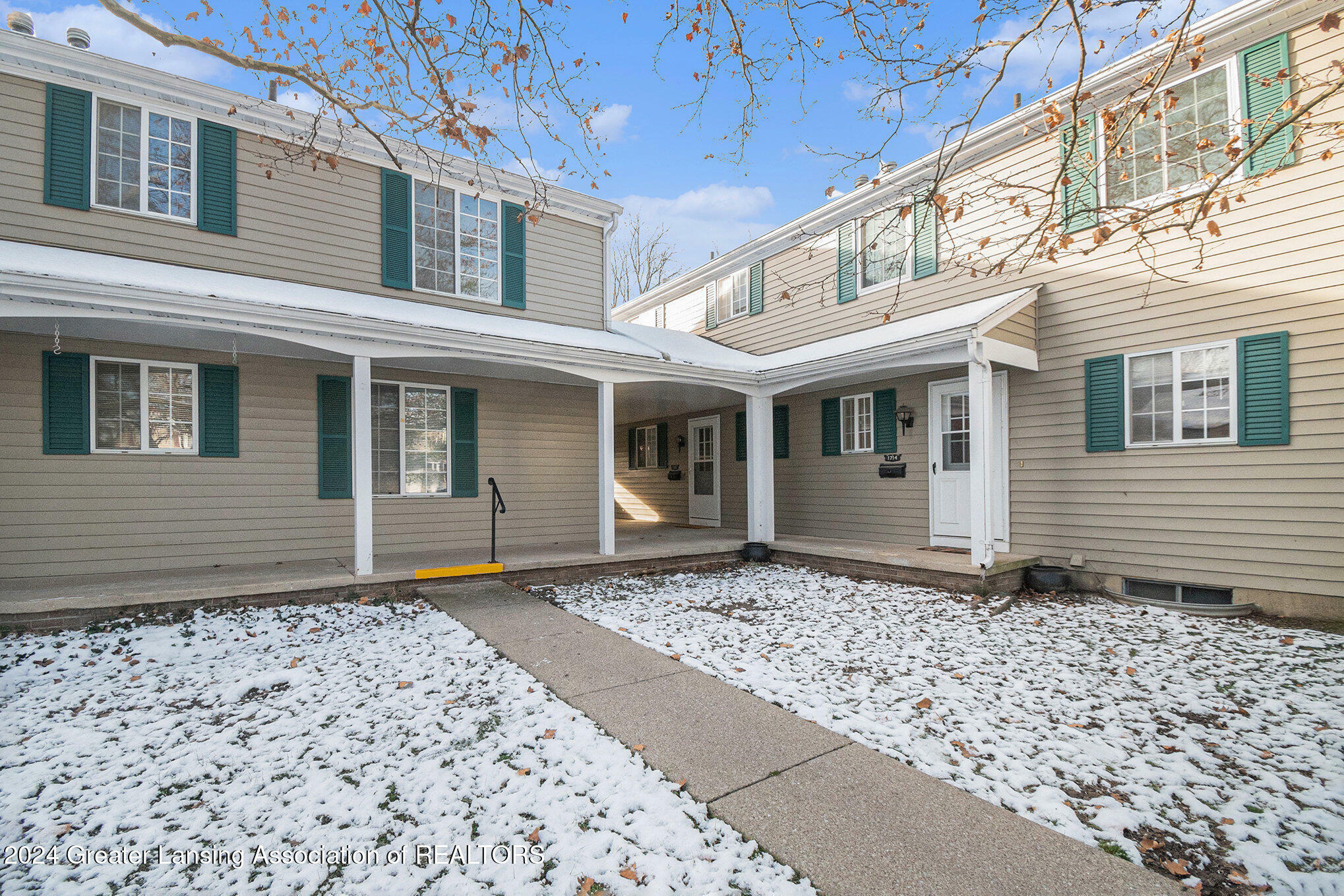 Property Photo:  1714 Pepper Tree Lane  MI 48912 