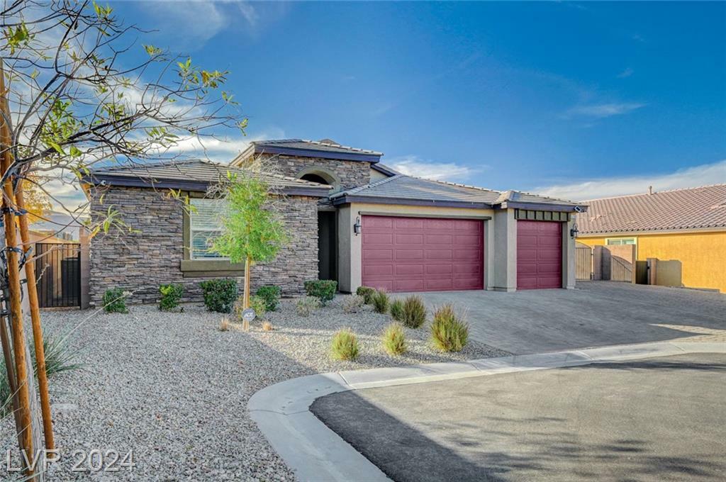 Property Photo:  6297 Starflare Street  NV 89148 