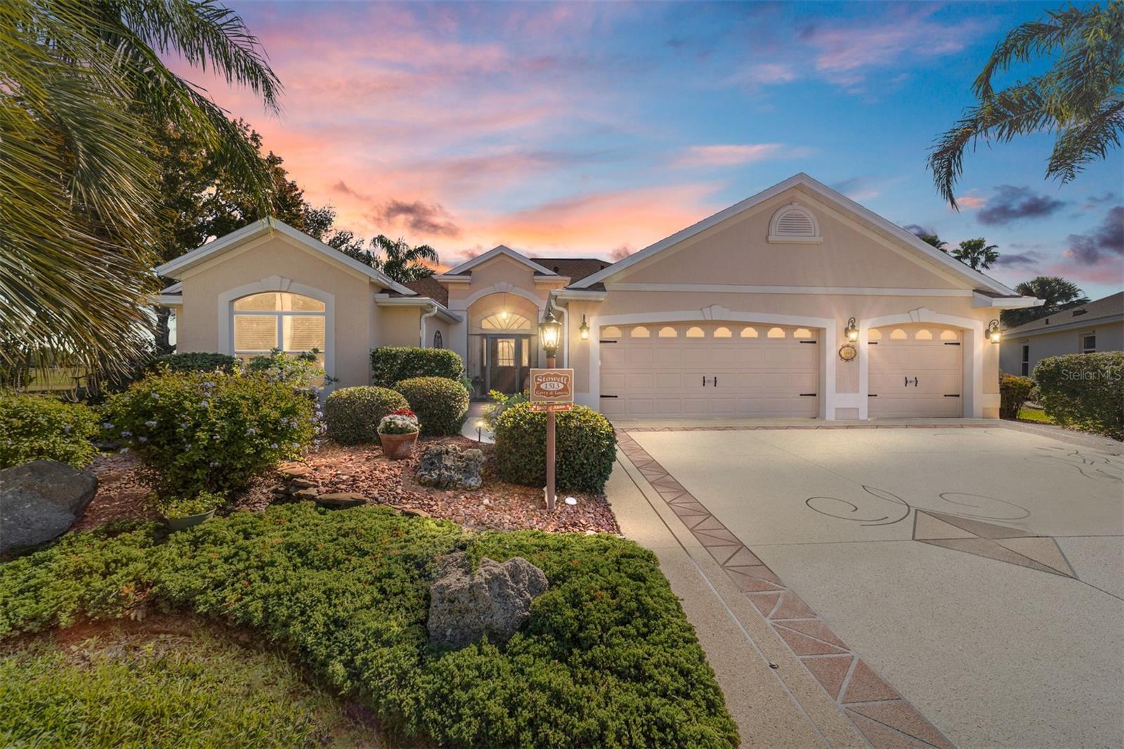 Property Photo: 1513 Van Buren Way FL 32162