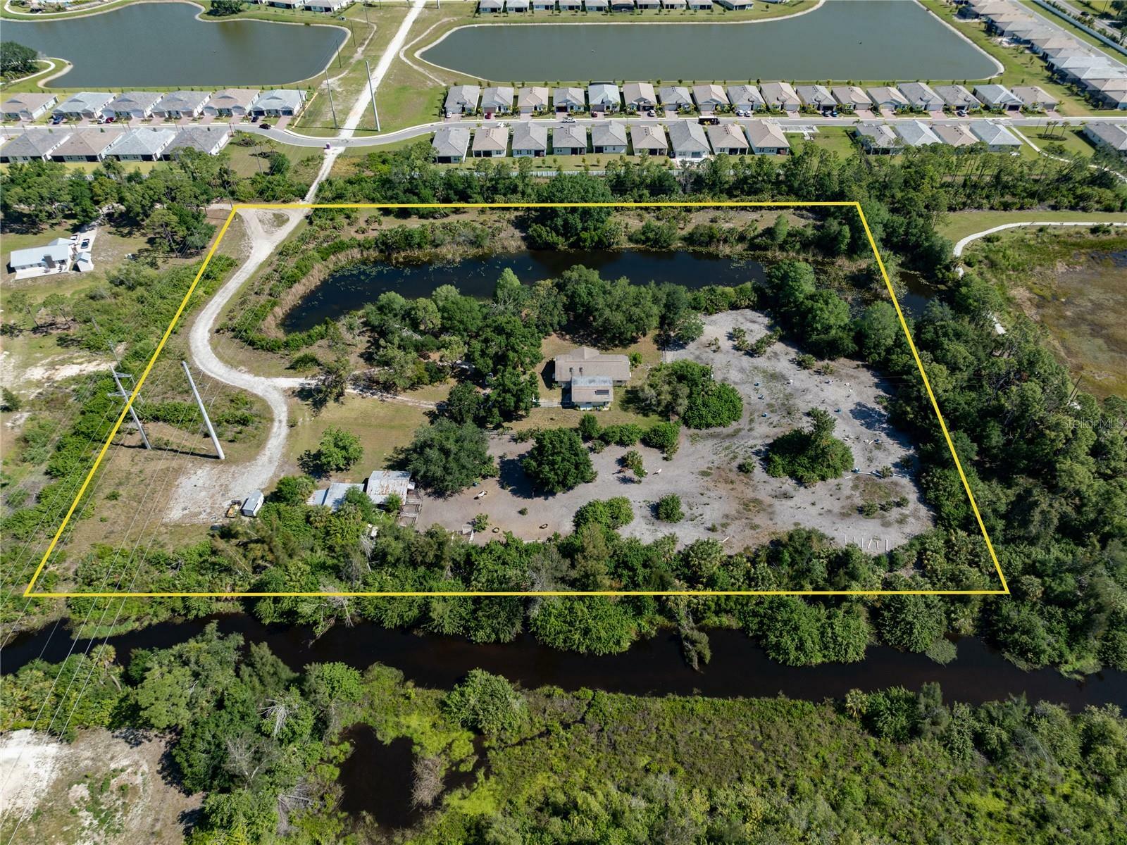 Property Photo:  2327 Ewing Drive  FL 34292 