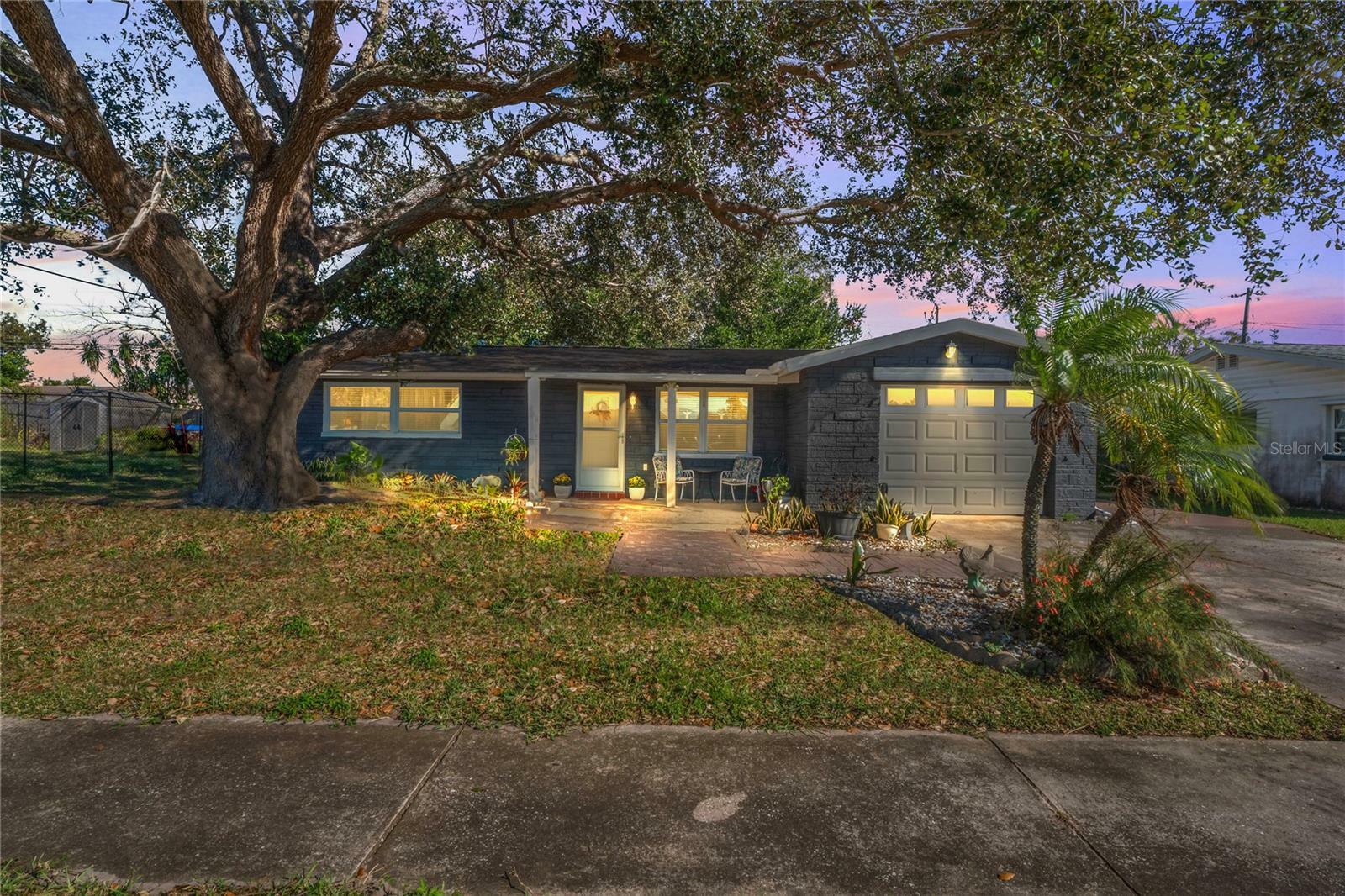 Property Photo: 1626 Roundtree Road FL 34690