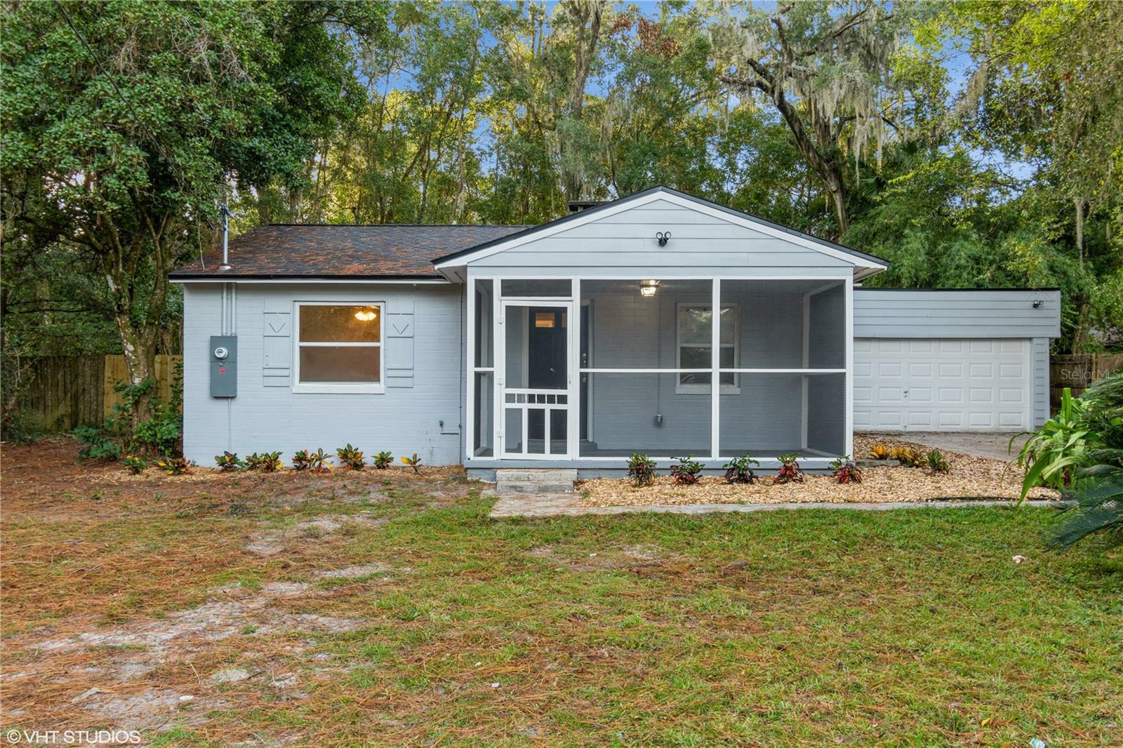 Property Photo:  313 NW 33rd Avenue  FL 32609 