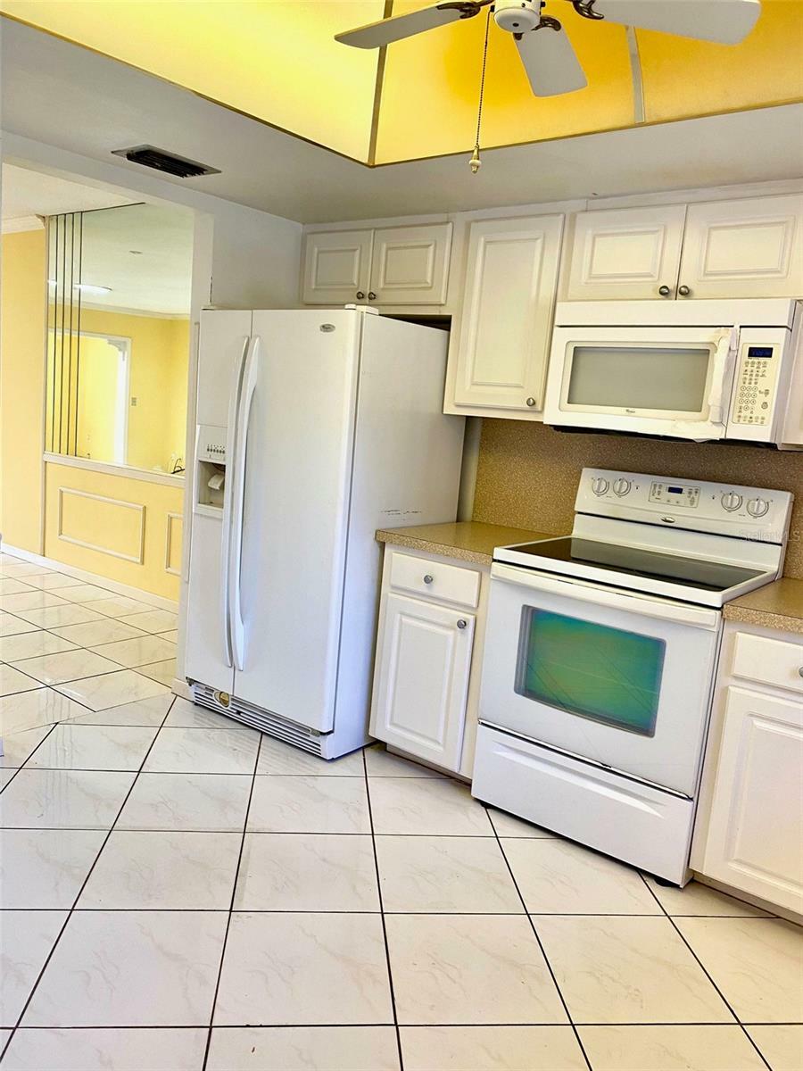 Property Photo:  1660 S Lake Avenue 1  FL 33756 