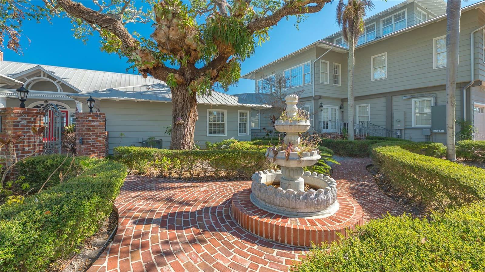 Property Photo: 1249 S Basin Lane FL 34242