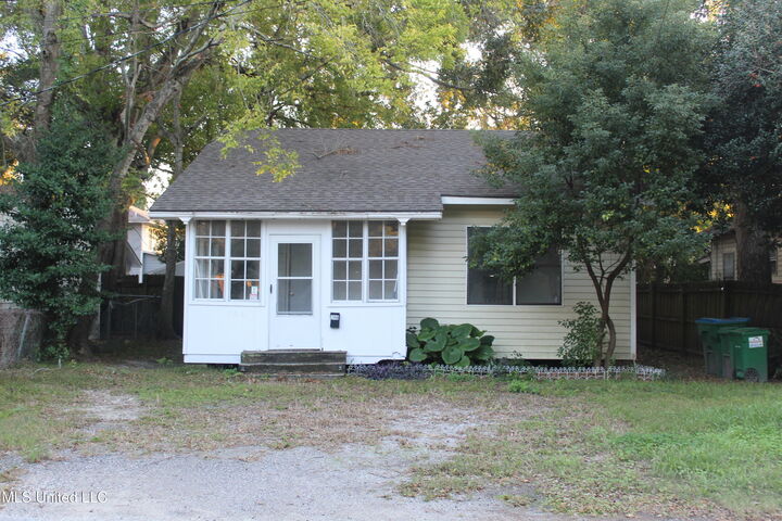 706 McKinley Avenue  Pascagoula MS 39567 photo