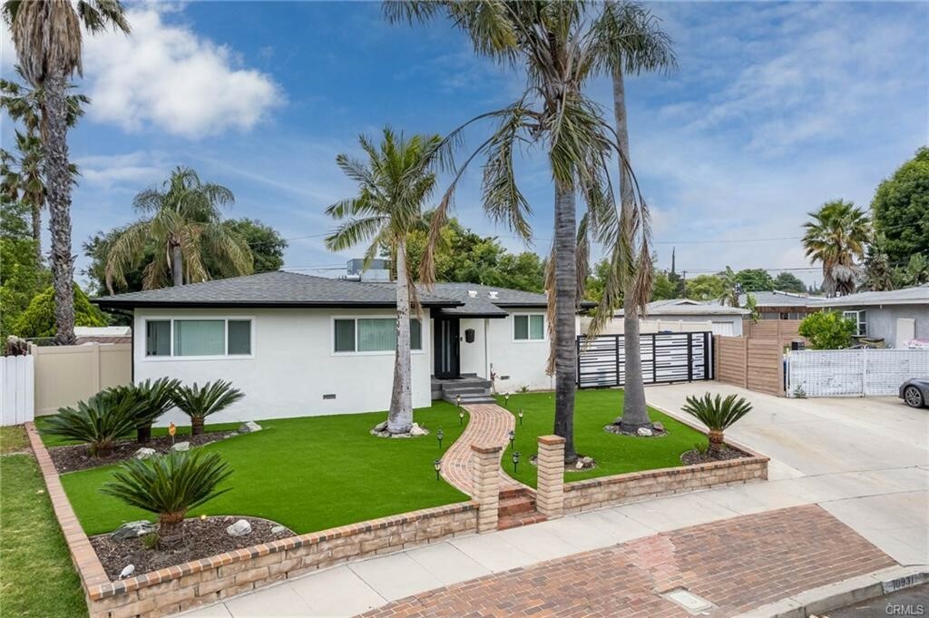 Property Photo:  10931 Rubio Avenue  CA 91344 