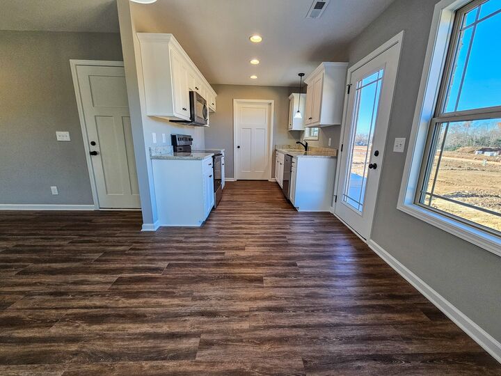 Property Photo:  1505 Green Ln  TN 37160