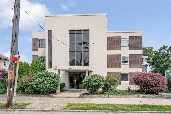 Property Photo: 245 Lafayette St 1E MA 01970
