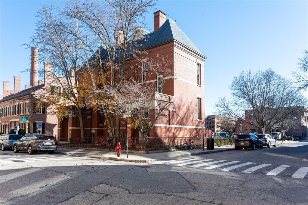 Property Photo: 37 Kirk St MA 01852
