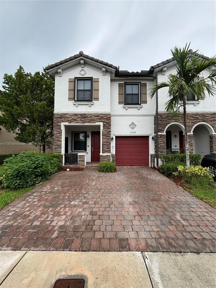 Property Photo:  25288 SW 115th Ave  FL 33032 