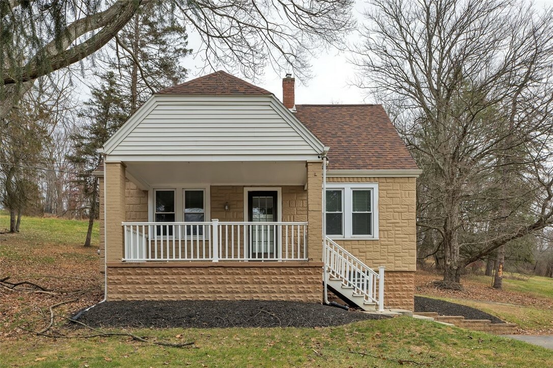 Property Photo:  1499 Stoltz Rd  PA 15102 