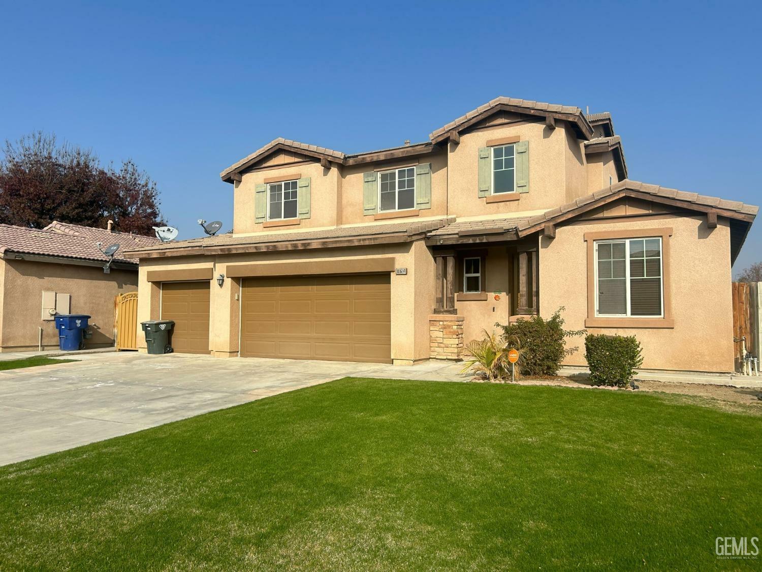 Property Photo:  10614 Pointe Royal Drive  CA 93311 