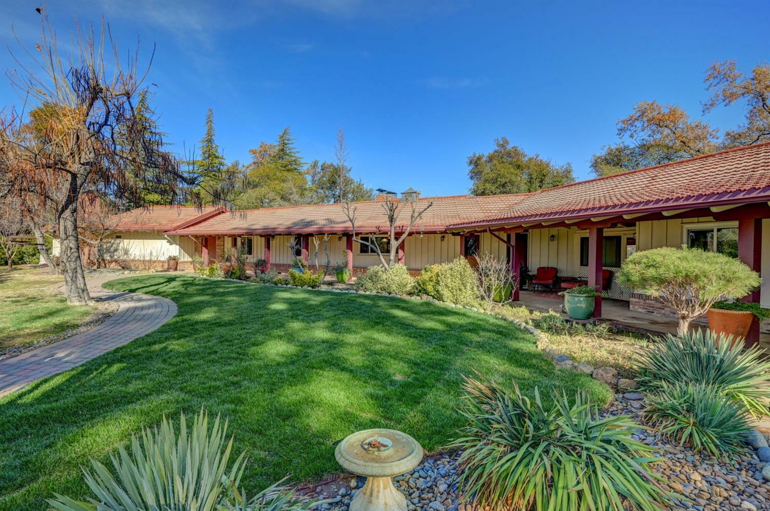 Property Photo: 713 Fairoaks Lane CA 95247