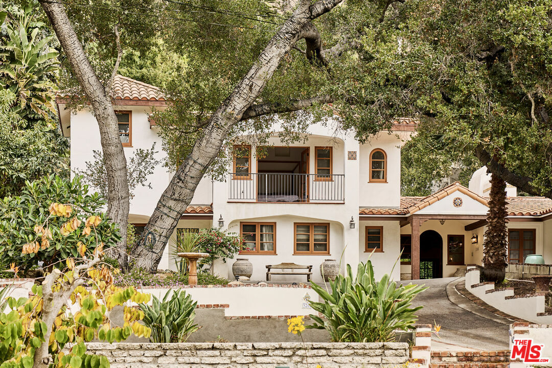 Property Photo: 3268 Serra Rd CA 90265