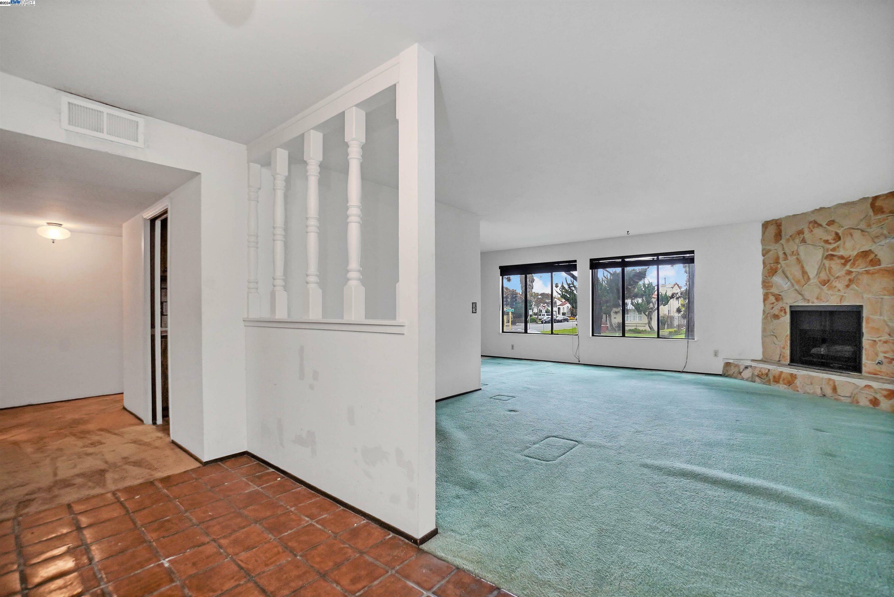 Property Photo:  1550 Bancroft Ave 412  CA 94577 