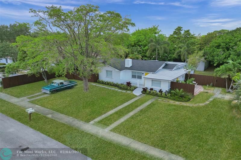 Property Photo:  1023 NW 2nd Ave  FL 33311 