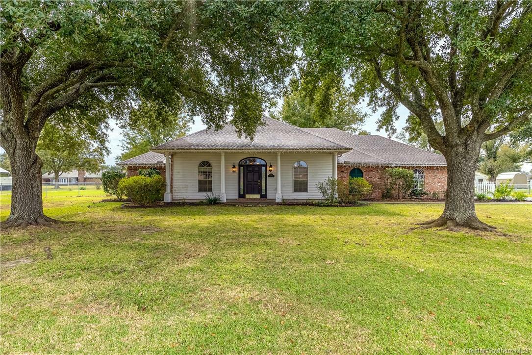 Property Photo: 1027 N Tamela Drive LA 70605