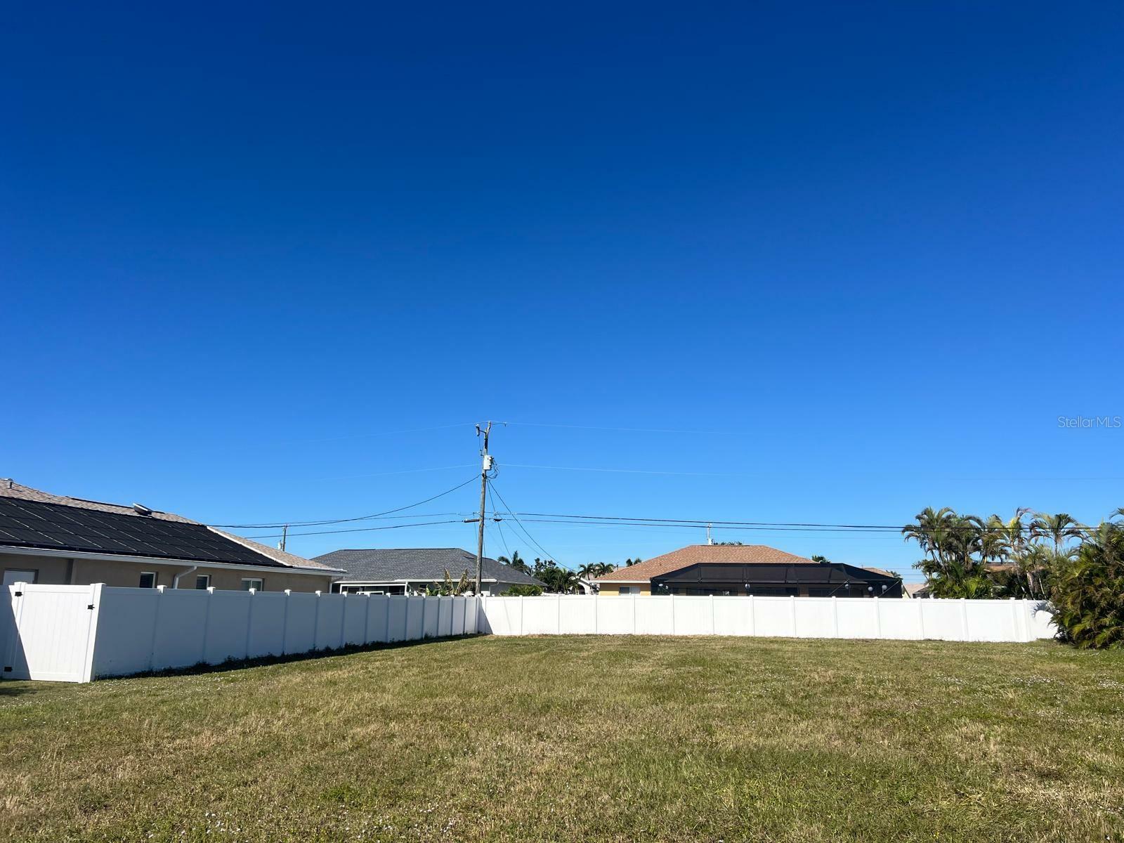 Property Photo:  313 SE 31st Terrace  FL 33904 