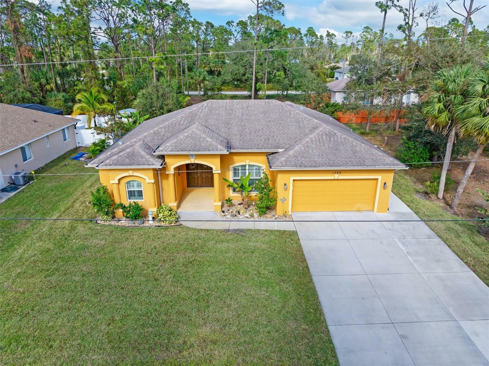 Property Photo:  1762 Foxglove Avenue  FL 34288 