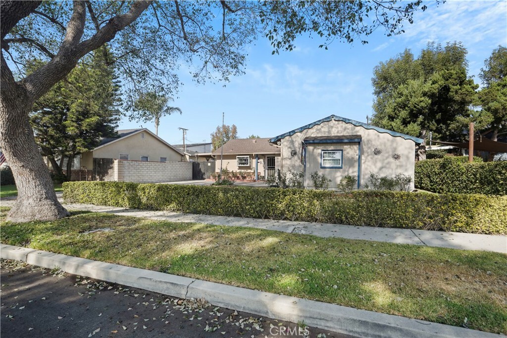 Property Photo:  17449 Keswick Street  CA 91325 