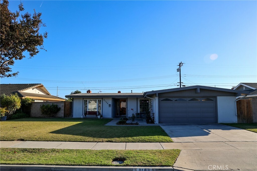 Property Photo:  9154 La Stella Avenue  CA 92708 