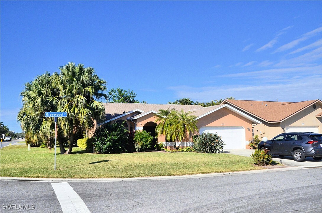 Property Photo:  13294 Greywood Circle  FL 33966 