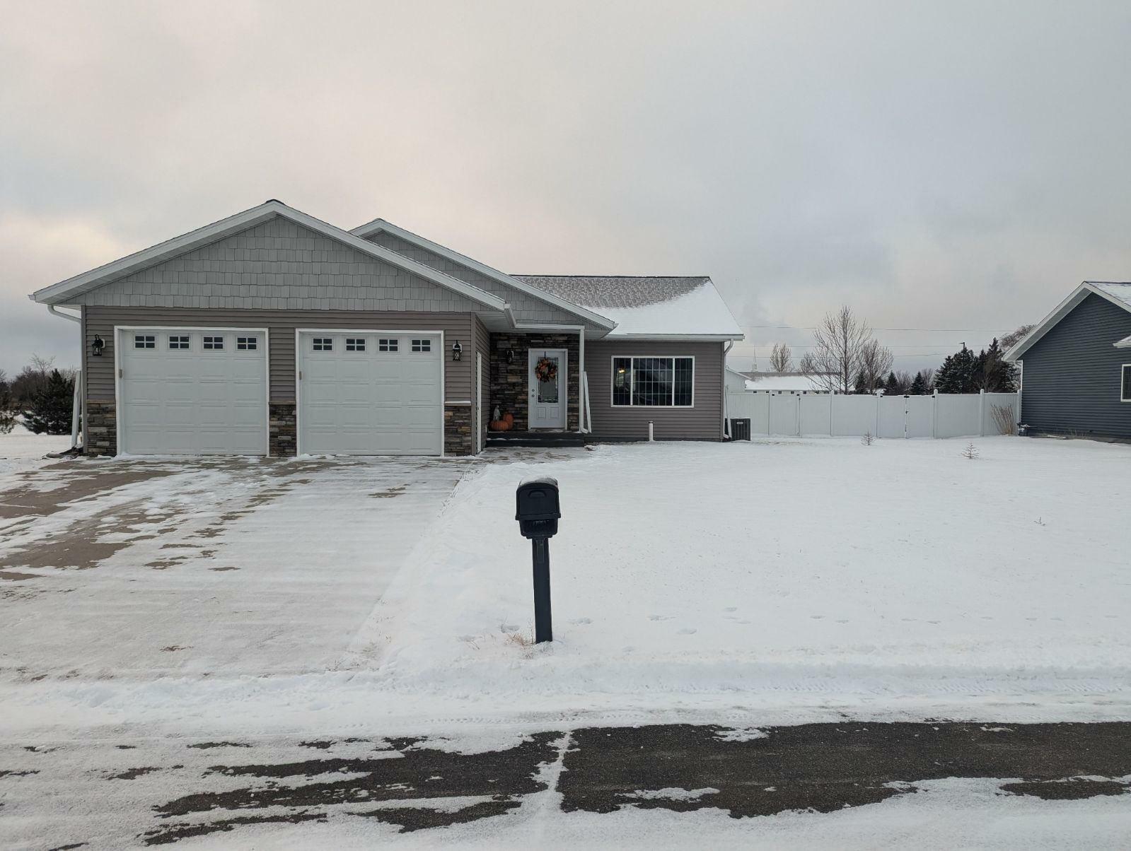 Property Photo: 706 NE 9th Street NE MN 56573